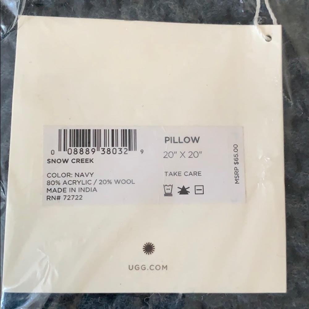 Ugg snow creek pillow wave 18 size 20 x 20 square